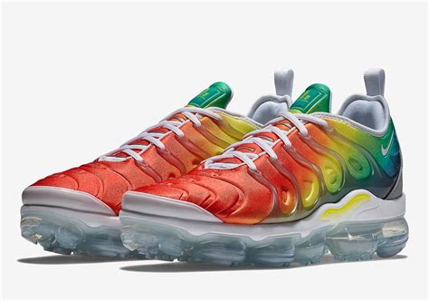 nike tn vapormax plus rainbow